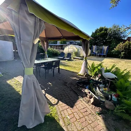 Svetes House - Garden & Bbq & Parking Hébergement de vacances *